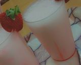 A picture of step 10 of Strawberry Shake.