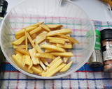 Foto del paso 2 de la receta: Patatas fritas horneadas (4 ingredientes)