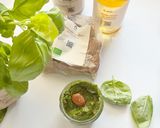 Une image de l'étape 4 de Pesto vert à l’huile de noisette et aux amandes.