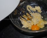 A picture of step 4 of Poppy seeds cake with lemon curd.
