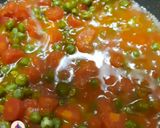 A picture of step 4 of Gajar Matar Sabzi.