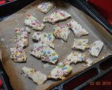 A picture of step 10 of Saltine chocolate crackers.