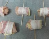 Foto del paso 2 de la receta: Rollitos de pollo, beicon y queso