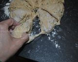 A picture of step 5 of Zucchini Flat Naan Bread نان کدویی.
