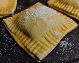 Foto del paso 5 de la receta: CUADRADOS🧇De Hojaldre, Rellenos con Crema🍦Pastelera...!🌺