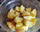 Foto del paso 2 de la receta: Compota de manzanas con azúcar avainillado, nueces y miel 🍎🍏 en microondas