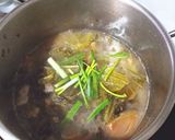 Hình bước làm 3 của món Canh Cải Chua Thịt Bò - Tomato Salted Cabbage Tofu Soup