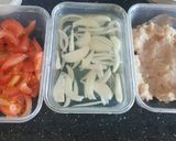 A picture of step 1 of Spaghetti with chicken mince and herbs 😉.
