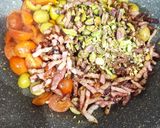 Foto del paso 5 de la receta: Fusilli N°98 con cherrys, aceitunas y bacon al pesto suave de pistachos