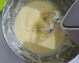 Foto langkah ke 4 dari resep Birthday burnt cheese cake.