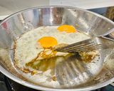 Hình bước làm 3 của món 🍳Cách chiên trứng bằng chảo inox không bị dính - cho người mới bắt đầu