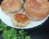 A picture of step 6 of Crispie Poha Potato Tikki Burger.