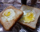 A picture of step 3 of Egg Cheese Toast ❤.