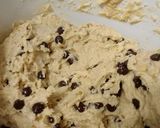 Foto del paso 3 de la receta: Galletas con crocante de almendras y chips