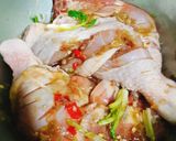 รูปขั้นตอนการทำที่ 1 ของ สะโพกไก่นึ่ง