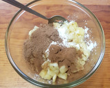 Foto del paso 2 de la receta: Crumble de piña