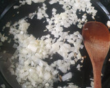 Foto del paso 2 de la receta: Patatas enmascaradas con butifarra gratinadas al allioli