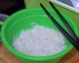 Foto langkah ke 2 dari resep Risol Isi Bihun Pedas dengan Kulit Instan.