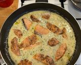 Lazacfilé zöldfűszeres tejszínes mártásban - FM konyhája recept fázis 6 fotója