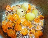 A picture of step 3 of Elbow pasta with minced meat stew.