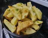 A picture of step 3 of Chilli potatoes.