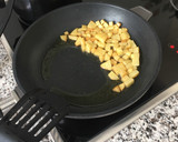 Foto del paso 2 de la receta: Tortilla con patatas fritas