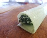 Foto del paso 4 de la receta Falsos canelones de Puerro con Espinacas y Requesón