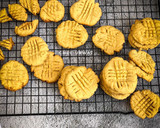 A picture of step 4 of Butter Cookies.