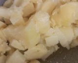 A picture of step 2 of Tyoharwali Potato Sabji.
