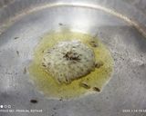 A picture of step 1 of Matar Pulao.