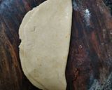 A picture of step 4 of Triangle paratha.