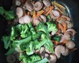 Foto langkah ke 5 dari resep Sosis sayur bekal sekolah.