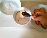 Foto del paso 3 de la receta: "Falso Alfajor" de dulce de leche y coco 🍪