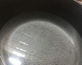 A picture of step 1 of Spaghetti, mince and brown onion soup.
