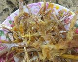 Hình bước làm 1 của món Khô mực chiên sate
