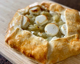 Foto del paso 5 de la receta: Galette de queso de cabra, setas y cebolla caramelizada