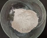 A picture of step 1 of Finger millet upma.