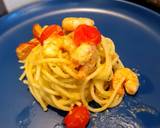 Spaghetti with prawn, tomatoes and courgette pesto recipe step 4 photo