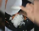 Foto langkah ke 3 dari resep Nasi Goreng Shirataki Ikan Tuna.