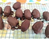 Foto del paso 2 de la receta: Dátiles con crema de cacahuete y chocolate