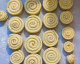 Vajas sajtos- zöldhagymás kagyló recept fázis 8 fotója