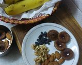 नवरात्रि स्पेशल बनाना ड्राई फ्रूट्स स्मूदी (Navratri Special Banana Dry Fruits Smoothie) रेसिपी चरण 1 फोटो