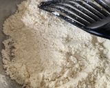 A picture of step 3 of Badam ne Chokhana lotna phiniya ladoo(Almond and rice flour whipped ladoo).