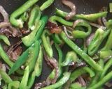 A picture of step 4 of Green Pepper Onion Scrambled Eggs.