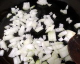 Foto del paso 2 de la receta: Bolitas de acelgas blancas y rojas