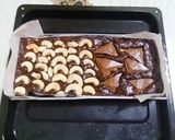 Foto langkah ke 4 dari resep Chewy Shiny crust Brownies.