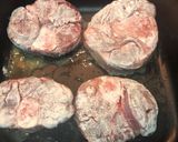 Foto del paso 1 de la receta: Osobuco al vino tinto con puré de papas