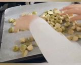 A picture of step 3 of Brussels Sprouts with Yoghurt Sauce.