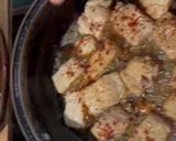 Foto del paso 3 de la receta: ### CAZÓN DORADO EN MANTECA AL AJO CON PAPRIKA