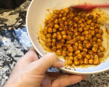 Foto del paso 3 de la receta: Snack de garbanzos especiados en freidora de aire